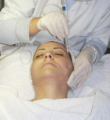 Macchina del Facial dell'ossigeno dell'acqua della buccia del getto, sbucciatrice della pelle di rimozione dell'acne comoda