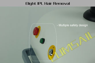 La E accende la macchina di depilazione di IPL per depilazione permanente del corpo uomini/delle donne